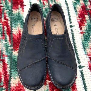 Earth Origins black walking shoes -Never been worn